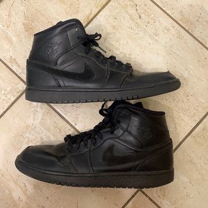 Nike air Jordan retro 1 mid black
